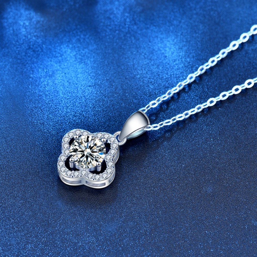 Certified 1ct. t.w. Moissanite Diamond Clover Flower  Necklace NEW - Picture 3 of 7